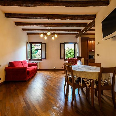 Red Fashion Apartment Venesia Bagian luar foto