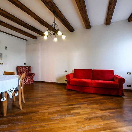 Red Fashion Apartment Venesia Bagian luar foto